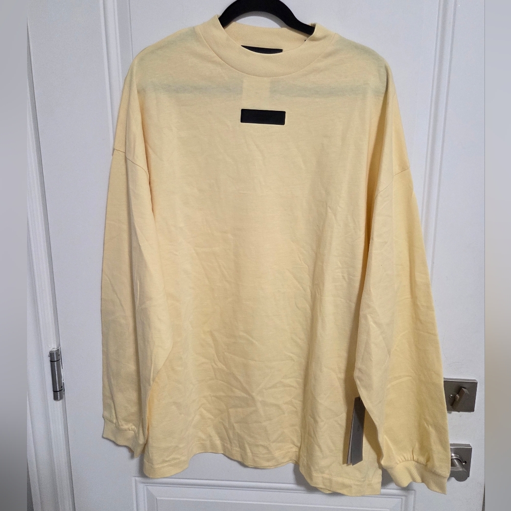 NWT - Fear Of God Essentials Men's Relaxed Heavyweight Long Sleeve Tee - Size M